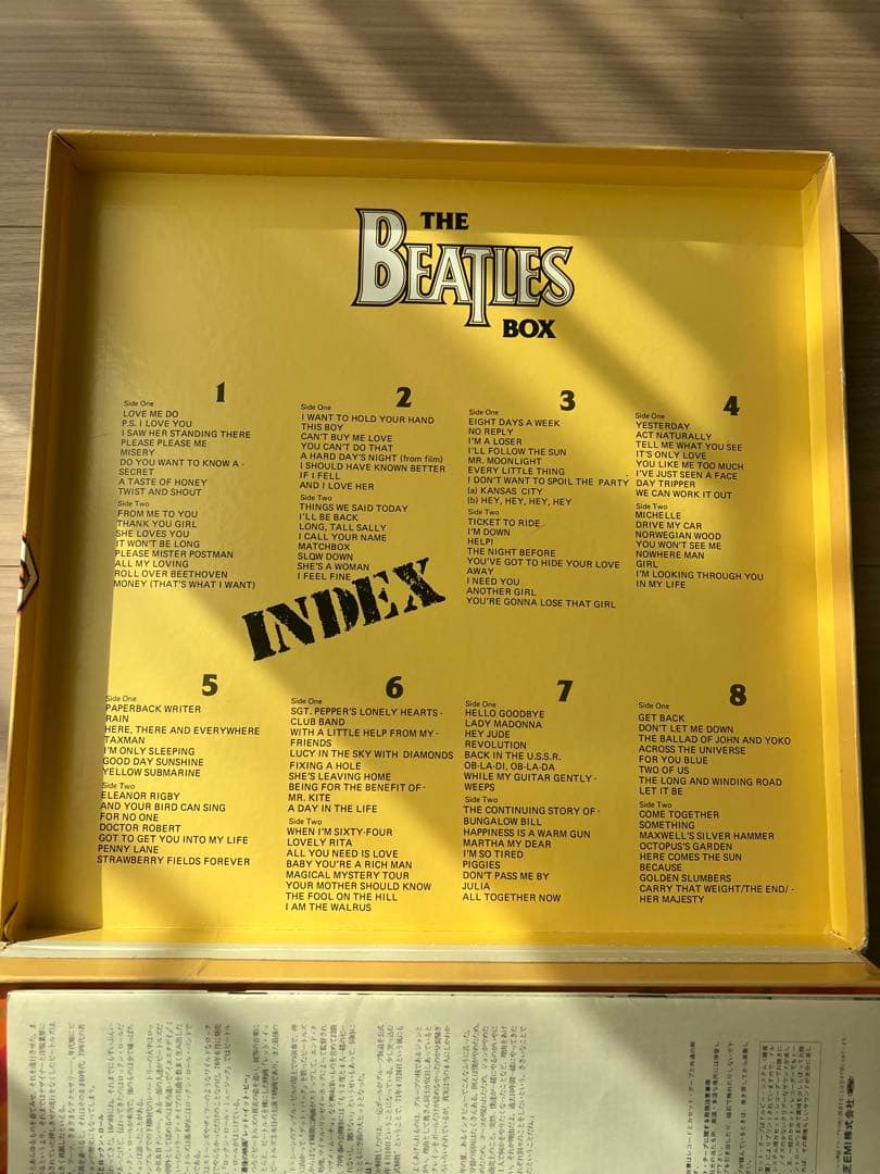 The Beatles Box FROM LIVERPOOL ビートルズ8枚入り
