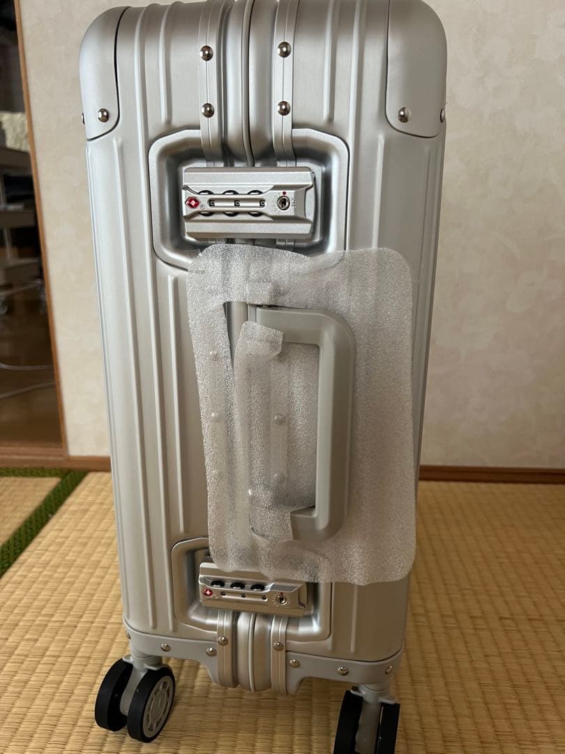 メルセデスベンツ正規ディーラー成約記念品メルセデス・ベンツアルミスーツケース