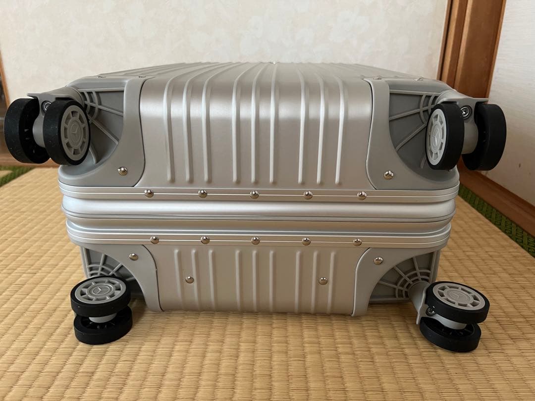 メルセデスベンツ正規ディーラー成約記念品メルセデス・ベンツアルミスーツケース