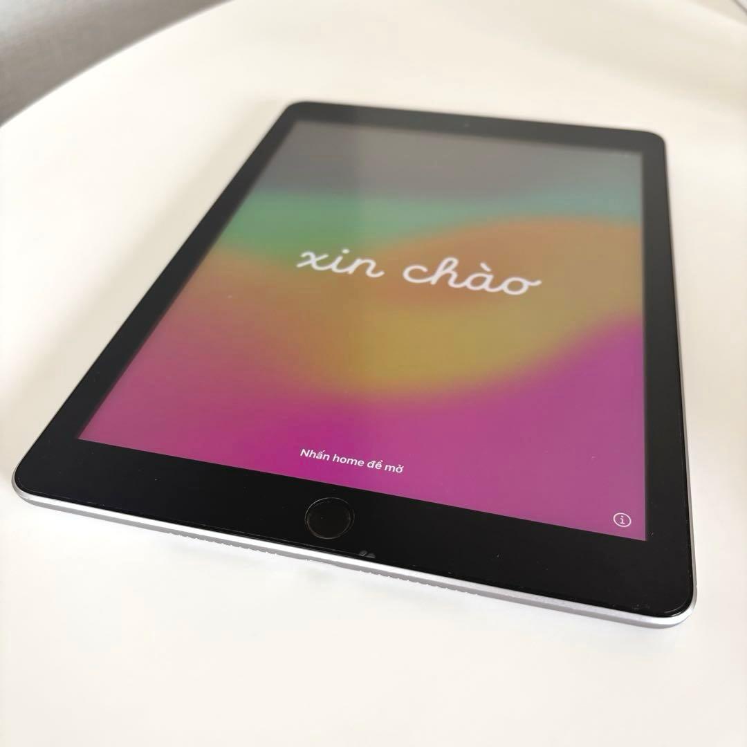 iPad 第6世代 128GB Wi-Fi スペースグレイ
