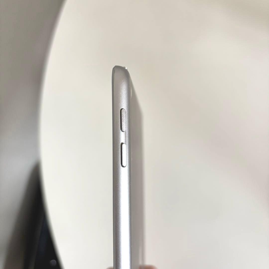 iPad 第6世代 128GB Wi-Fi スペースグレイ