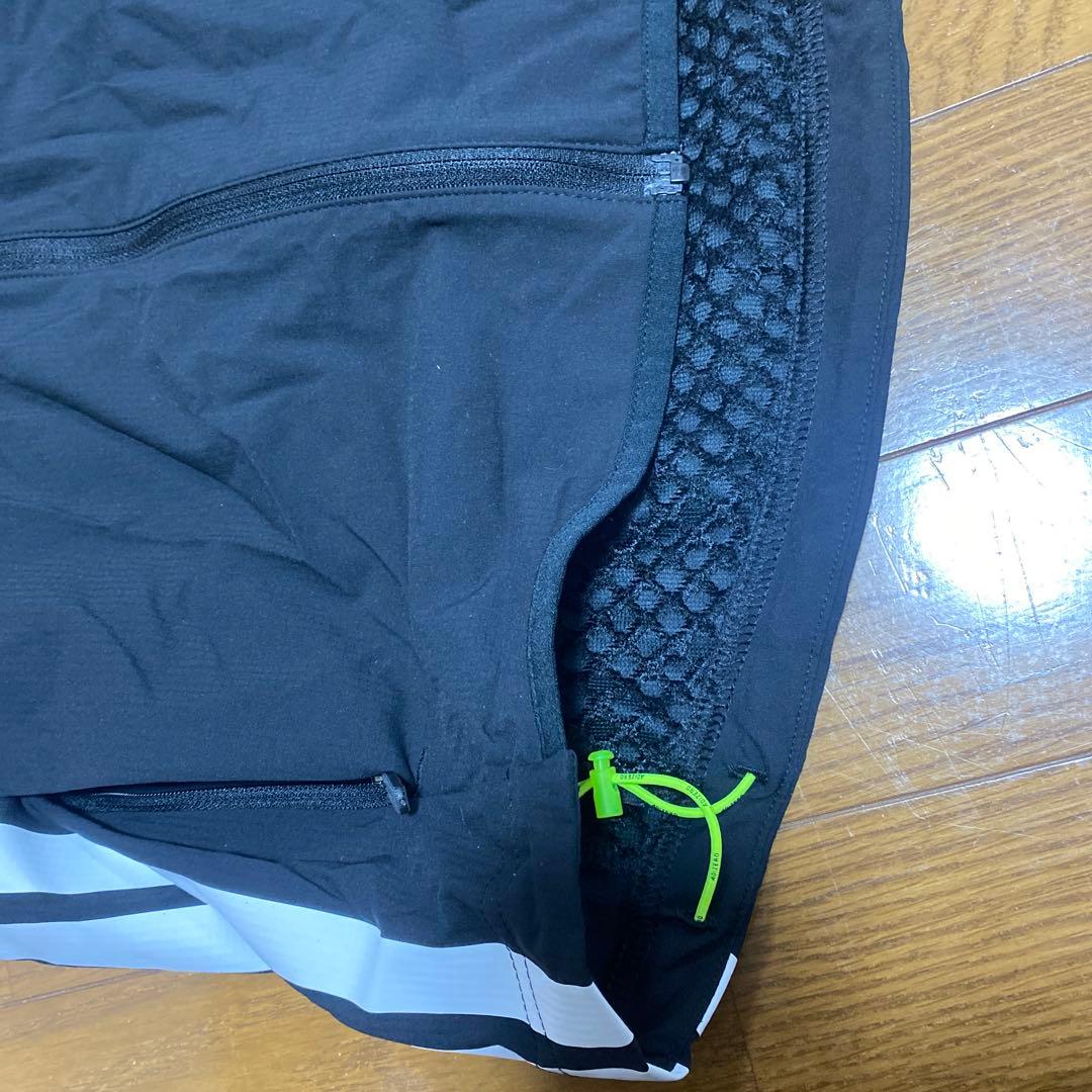 adidasランニングベスト