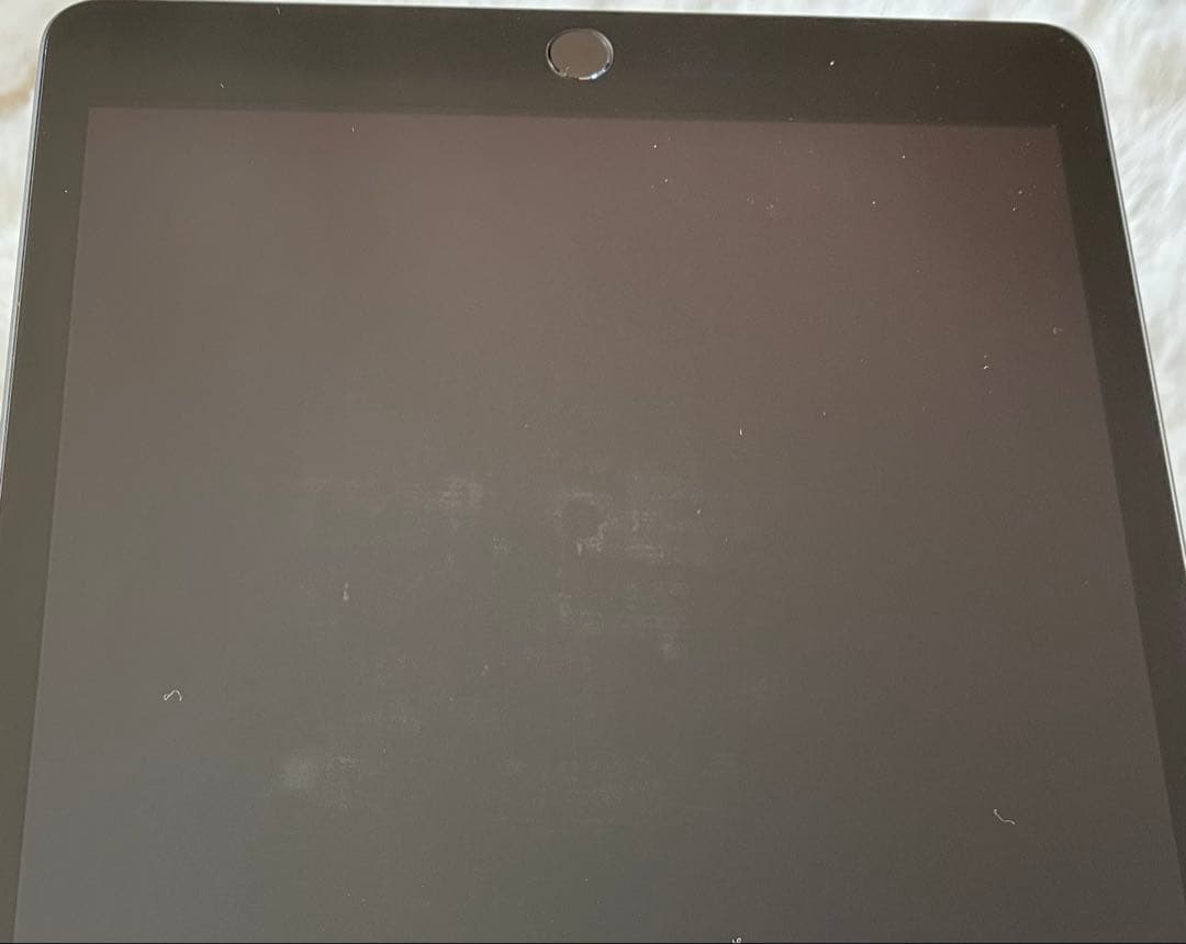 【完動品】iPad 第8世代 128GB 【すぐ発送】【付属品】