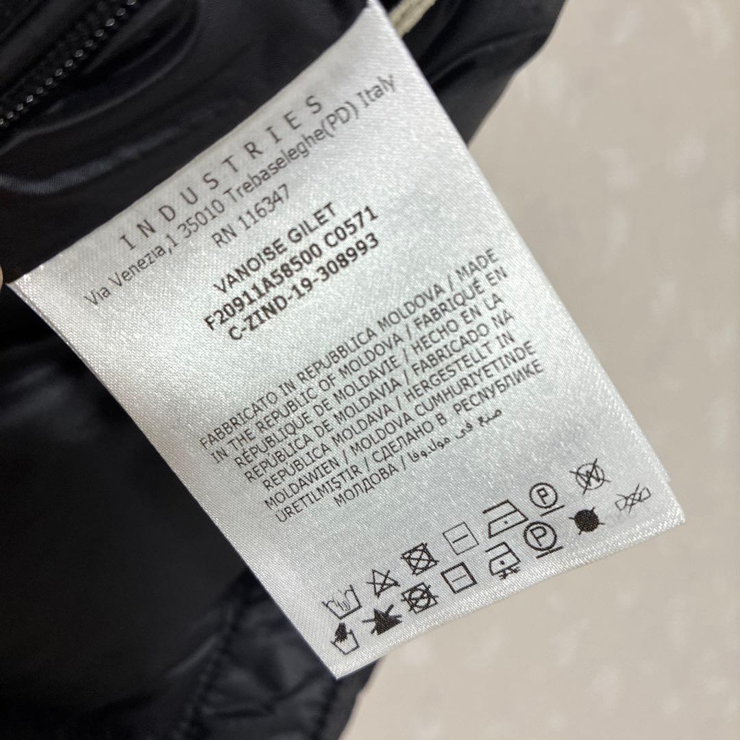 MONCLER ブラック ダウンベスト フード付き　サイズ4(LL)