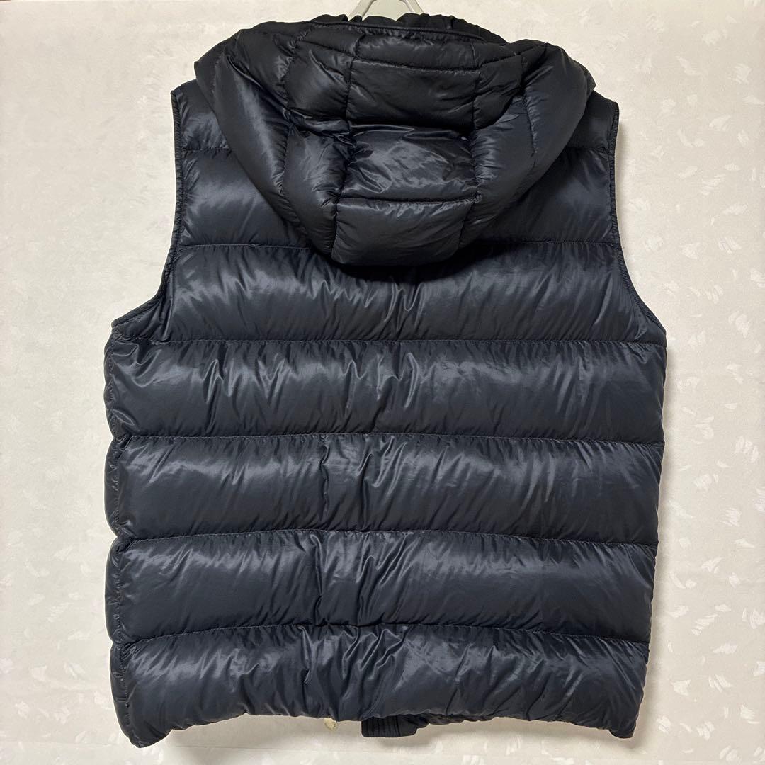 MONCLER ブラック ダウンベスト フード付き　サイズ4(LL)