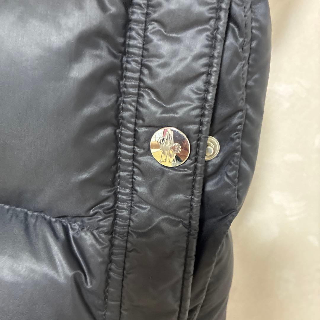 MONCLER ブラック ダウンベスト フード付き　サイズ4(LL)