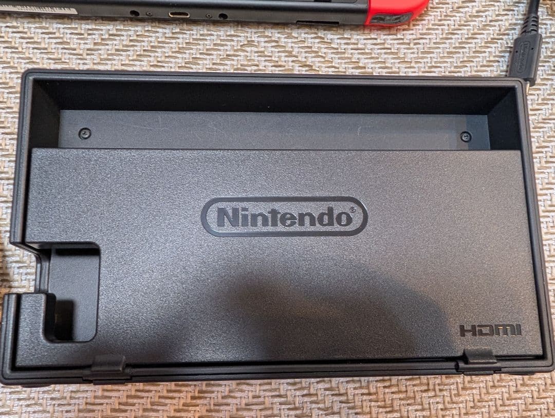 【美品】Nintendo Switch本体＆microSDカード＆ソフトケース