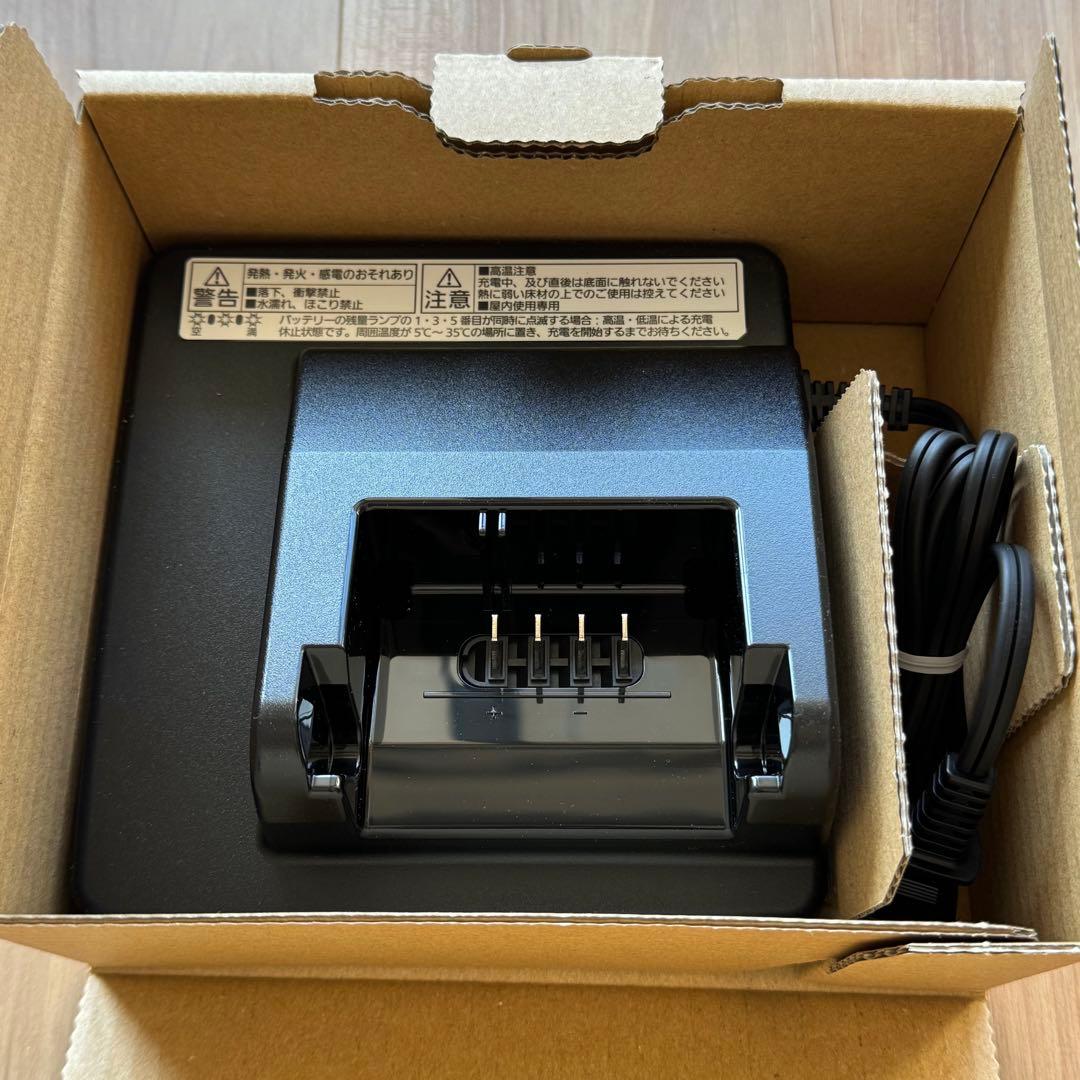 早い者勝ち☆Panasonic　NKJ075Z　バッテリー充電器　電動自転車