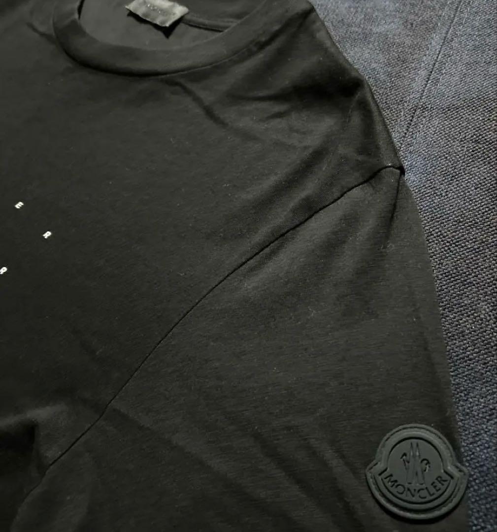 Moncler ブラック Tシャツ