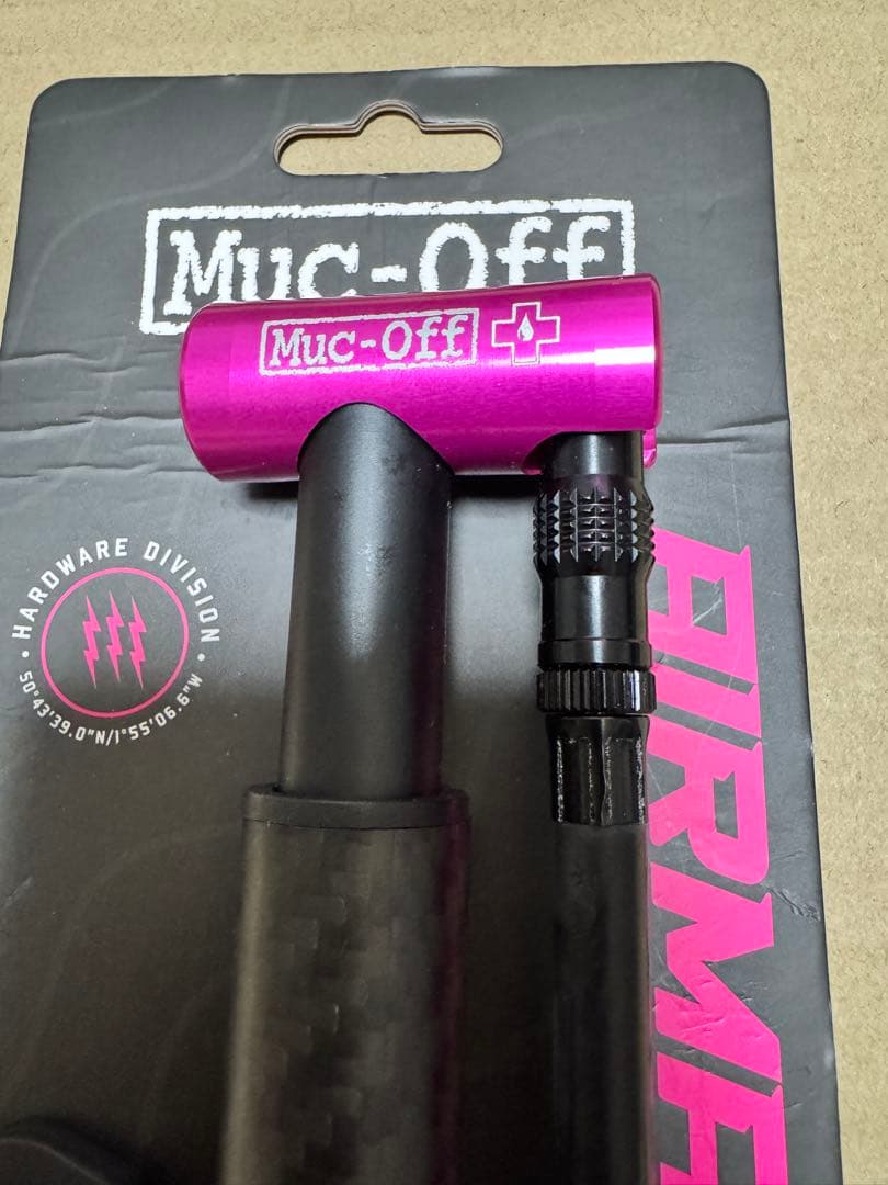 Muc off限定品　AIR MACH CARBON 携帯ポンプ カーボン製