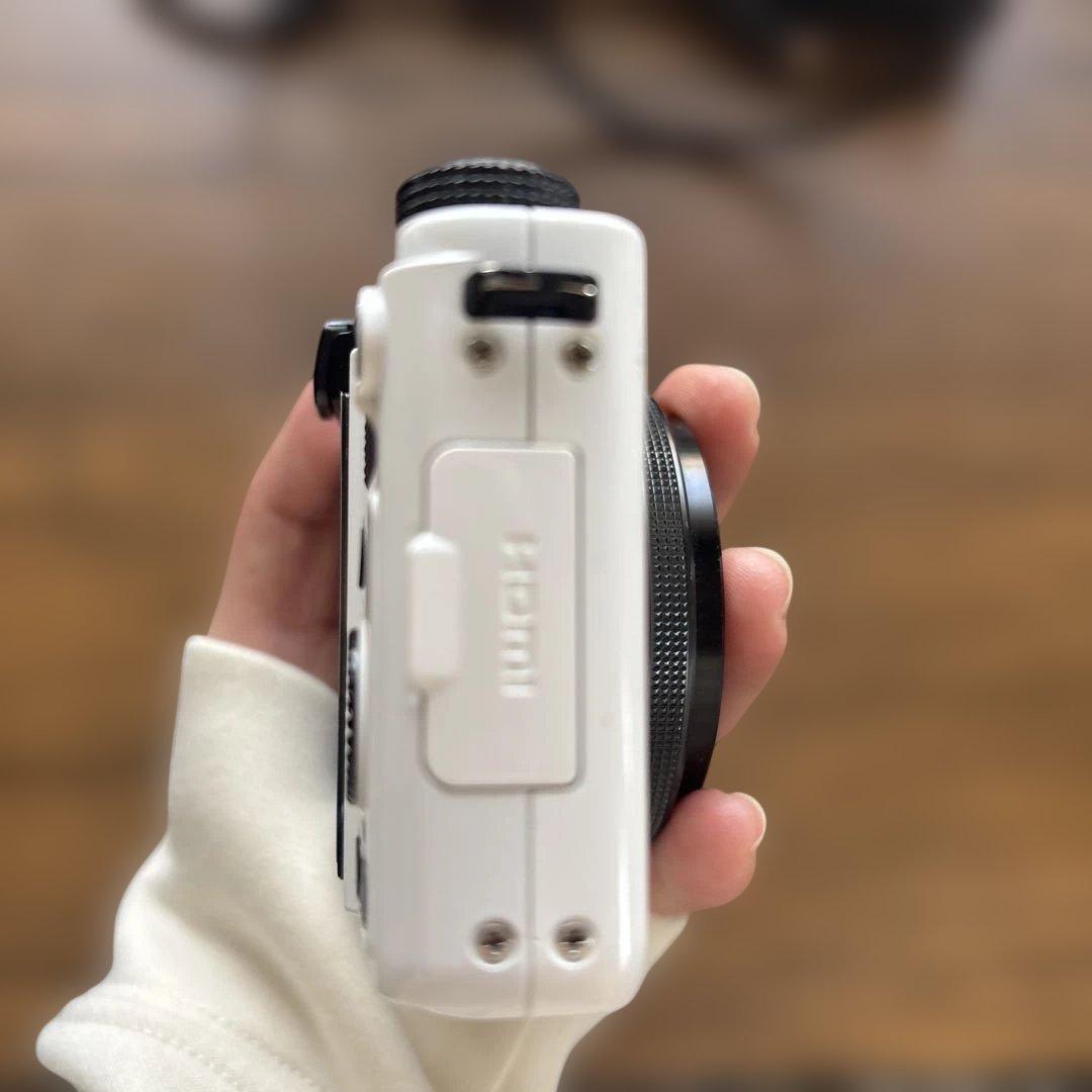 OLYMPUS XZ-1 デジタルカメラ