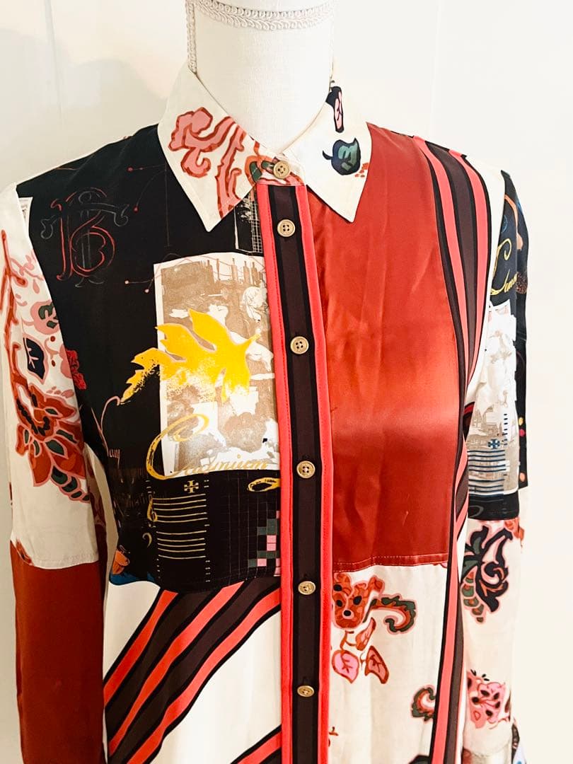Tory Burch（トリーバーチ）の白、赤、黒の花柄ペイズリー柄シャツドレス