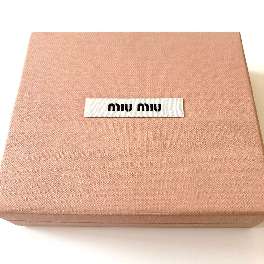 み*ん様 【限定色】miumiu ピンク クリスタル パール 二つ折り 財布 マ