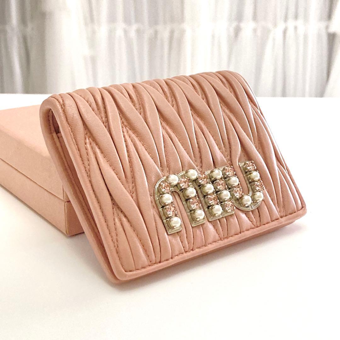 み*ん様 【限定色】miumiu ピンク クリスタル パール 二つ折り 財布 マ