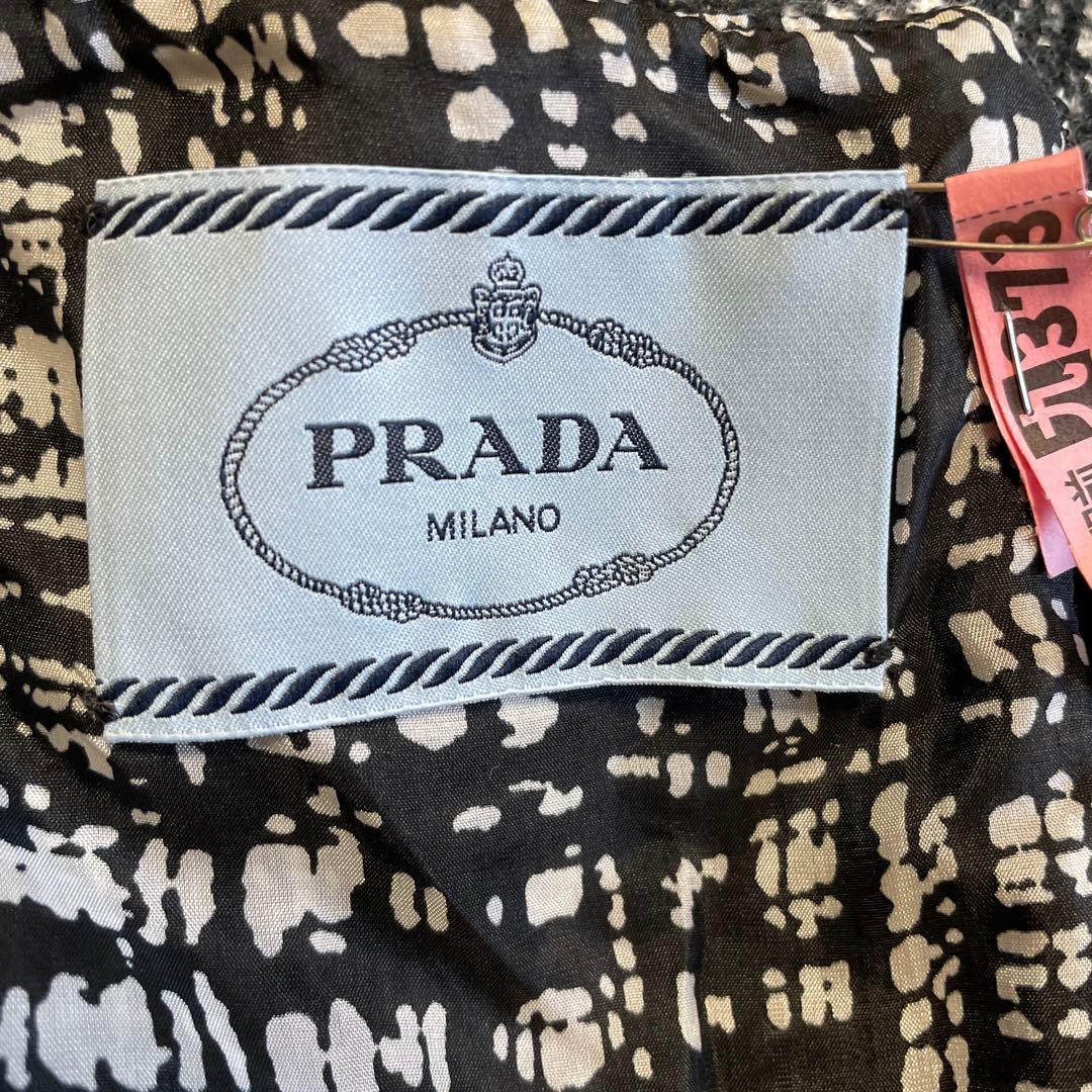 PRADA 半袖タイトワンピース ブラック・ホワイト