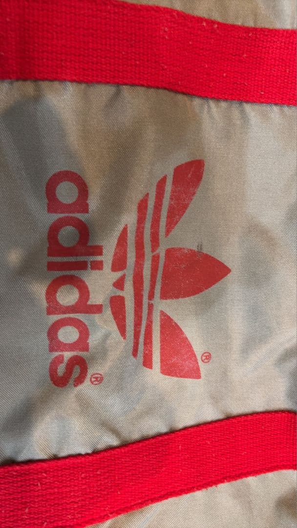 【カカ♡】　adidas ボストンバッグ グレー/レッド　兼松