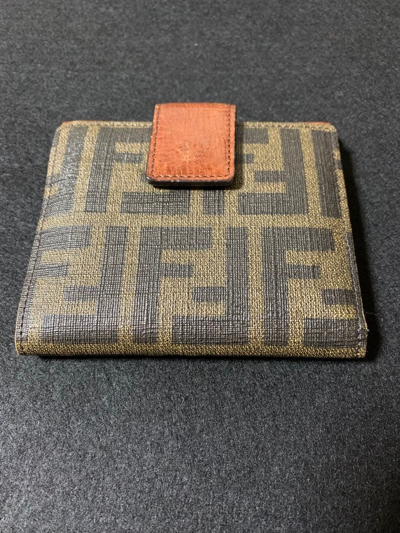 【美品】正規品　FENDI 二つ折り財布 FFロゴ ブラウン　週末限定セール