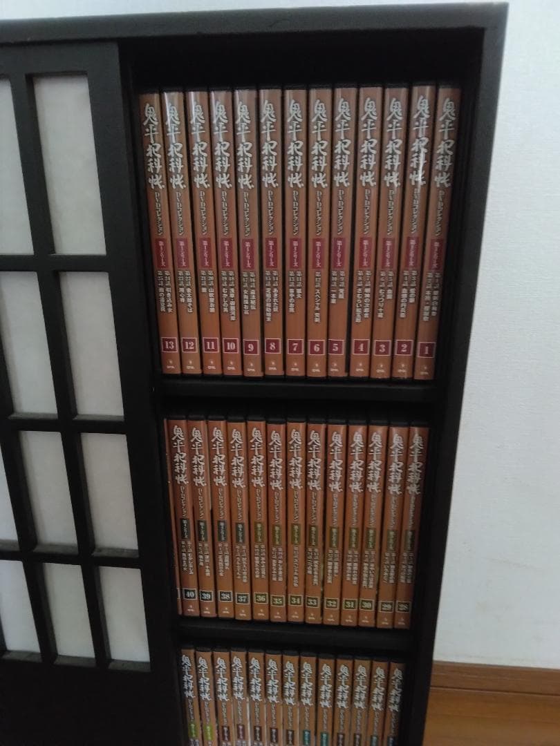 値下げを実施！　鬼平犯科帳ＤＶＤ　全81巻　専用収納棚付き