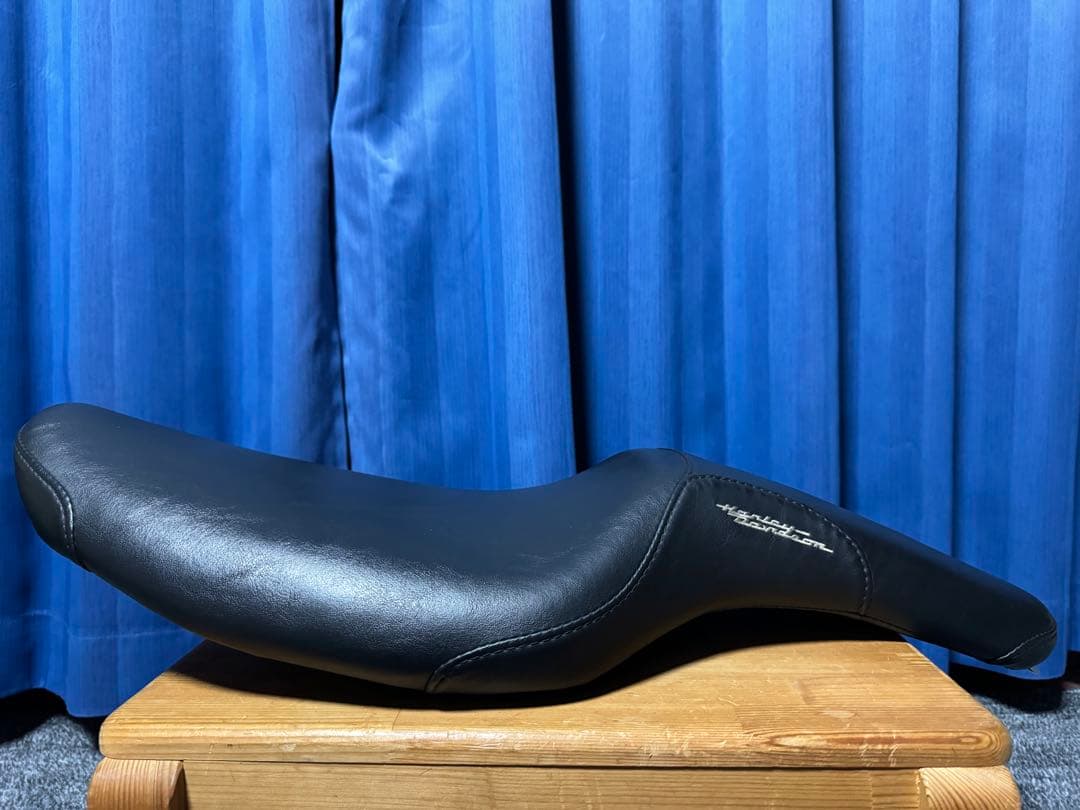 良品 ハーレー スポーツスター 〜2003 バッドランダーシート カスタムシート