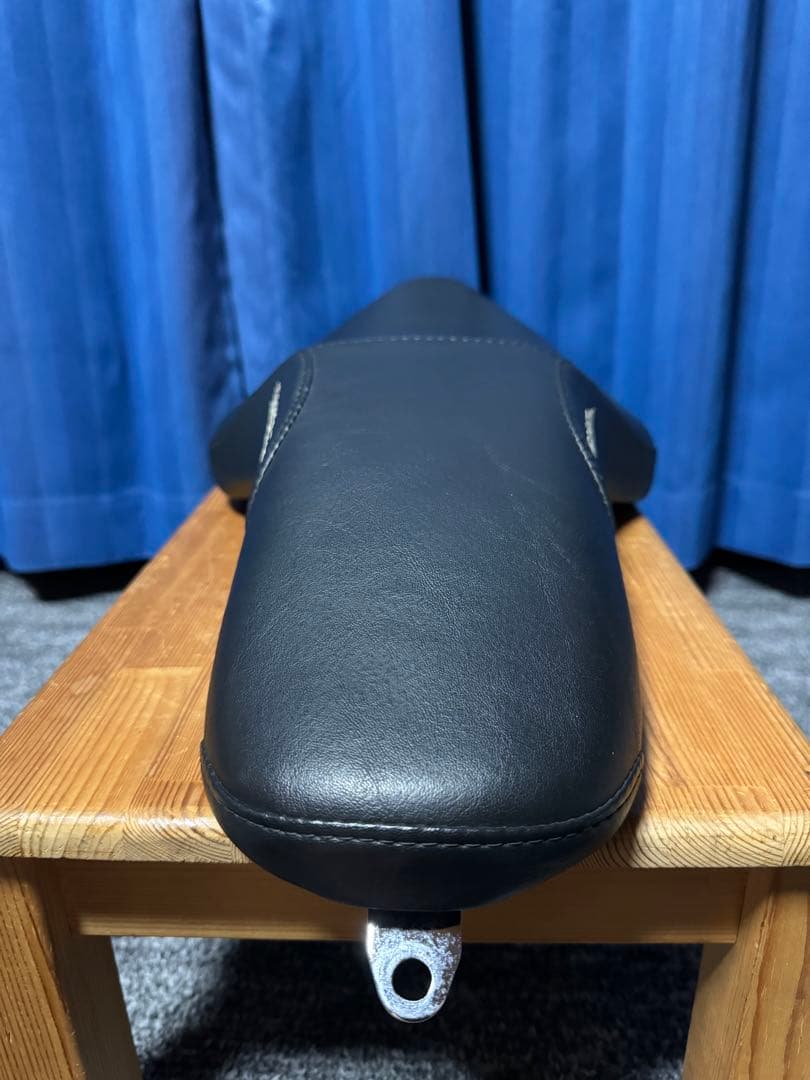 良品 ハーレー スポーツスター 〜2003 バッドランダーシート カスタムシート