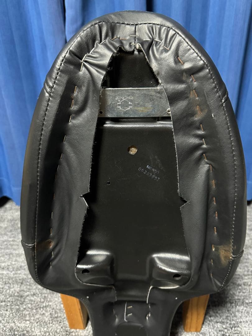 良品 ハーレー スポーツスター 〜2003 バッドランダーシート カスタムシート