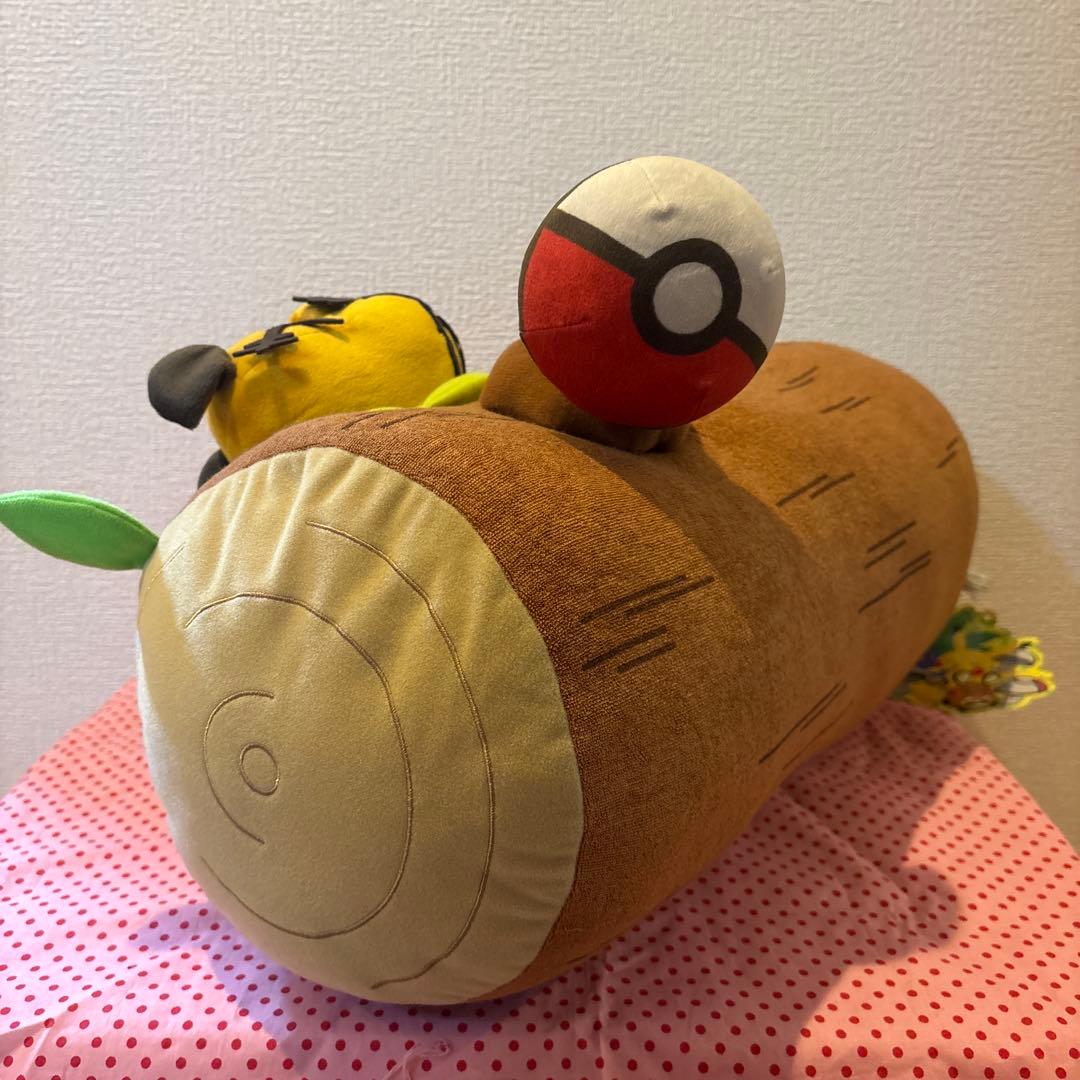 ポケモンセンター限定　デデンネおねむりクッションぎゅーっときのみ　タグ付き