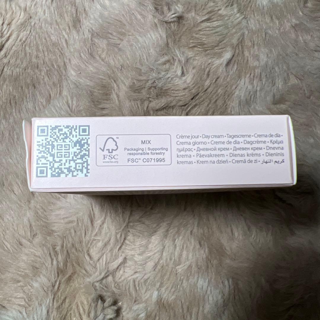 新品　ジバンシイ スキン コンパクト クリーム N SPF30 PA++ 12g