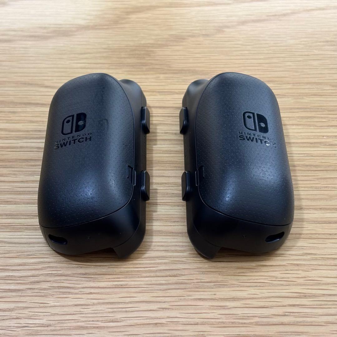 【美品】Switch 後期モデル 付属品完備＋SDカード・充電グリップ