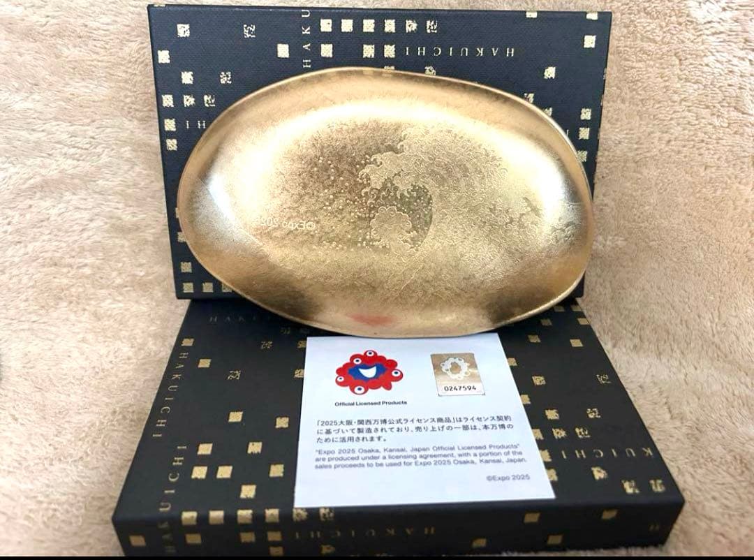 大阪万博 ミャクミャク 箔名画 北斎　ガラストレー　神奈川沖浪裏