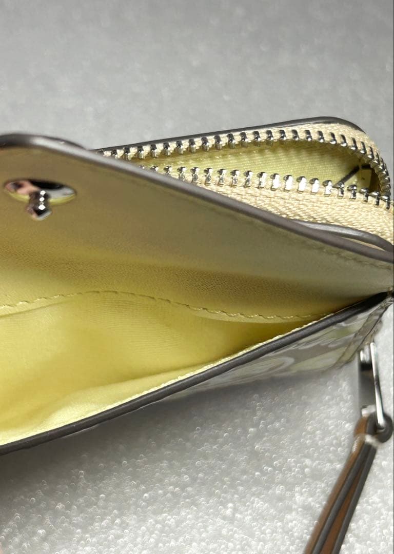 Tory Burch　Tモノグラム ジップミニ財布、カードケース