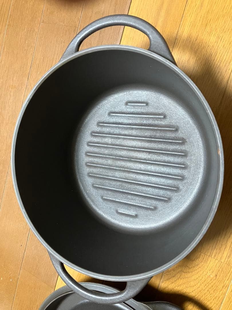 ストウブ  ココット　ラウンド　22cm 黒