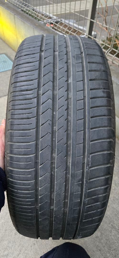 WINRUNウィンラン245/40/R20 2本セット25年製　バリ山送料込み