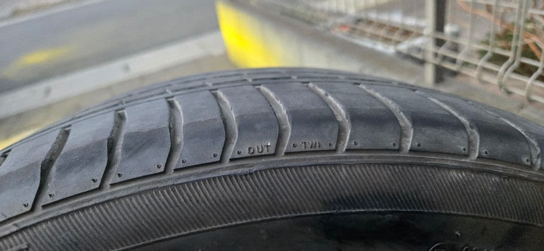 WINRUNウィンラン245/40/R20 2本セット25年製　バリ山送料込み