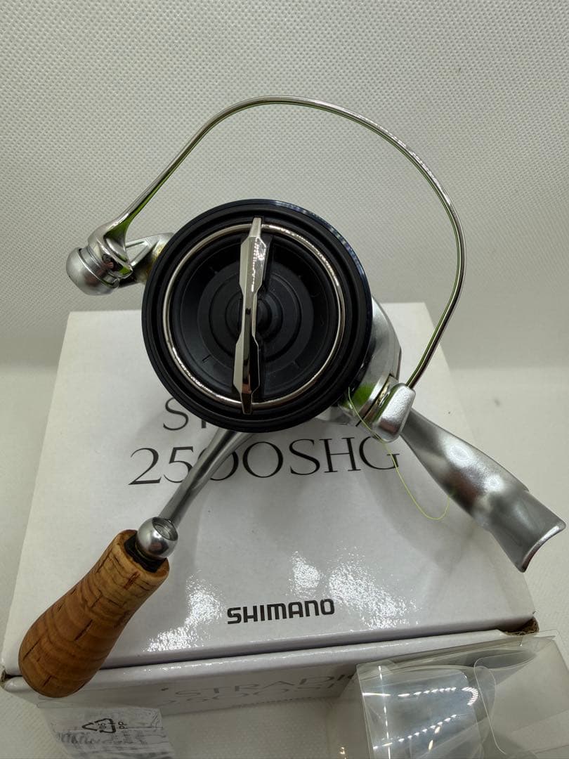 シマノ 19ストラディック 2500SHG 夢屋コルクノブ付き