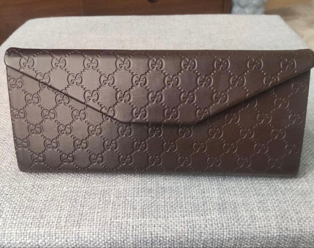 Gucci ブラック キャットアイ サングラス