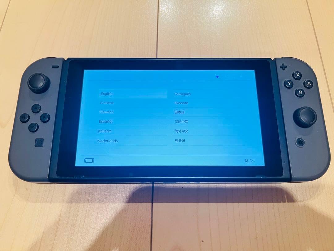 Switch 本体 グレー 付属品　別売Joy-Con赤・ディズニーケース付き