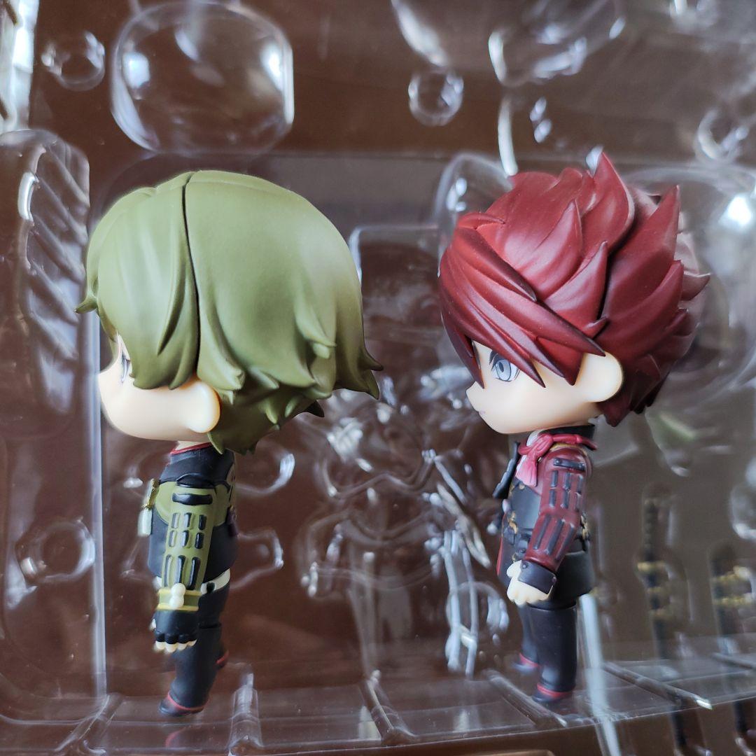 刀剣乱舞　ねんどろいど　大包平＆鶯丸　810　792　フィギュア