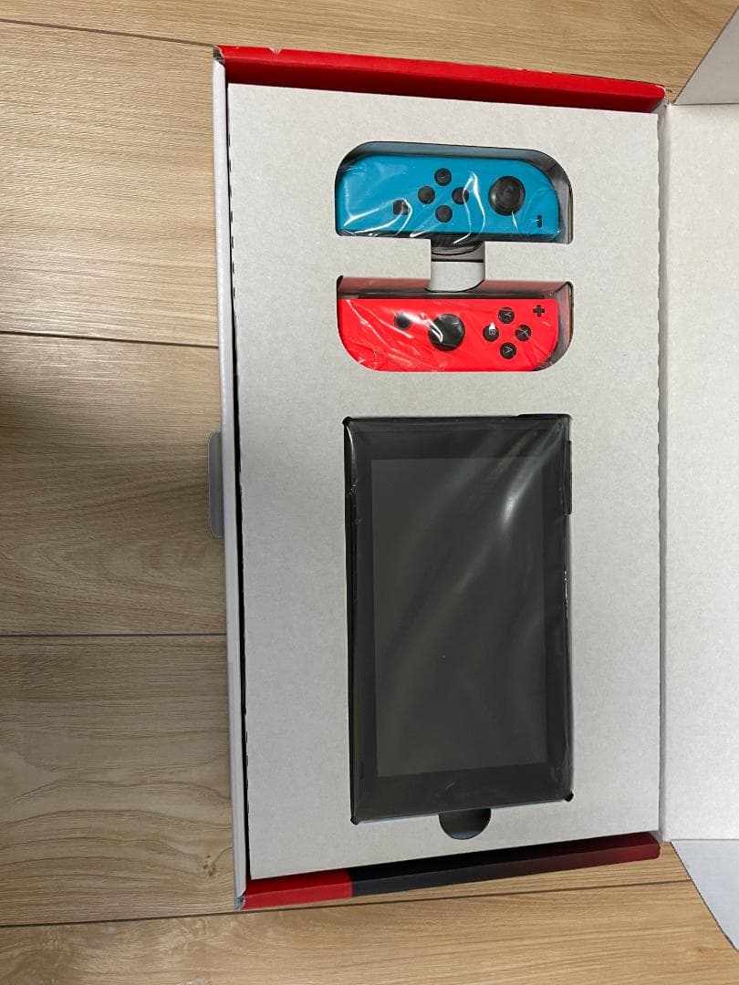 【033】Nintendo Switch 本体 ネオンブルー/ネオンレッド