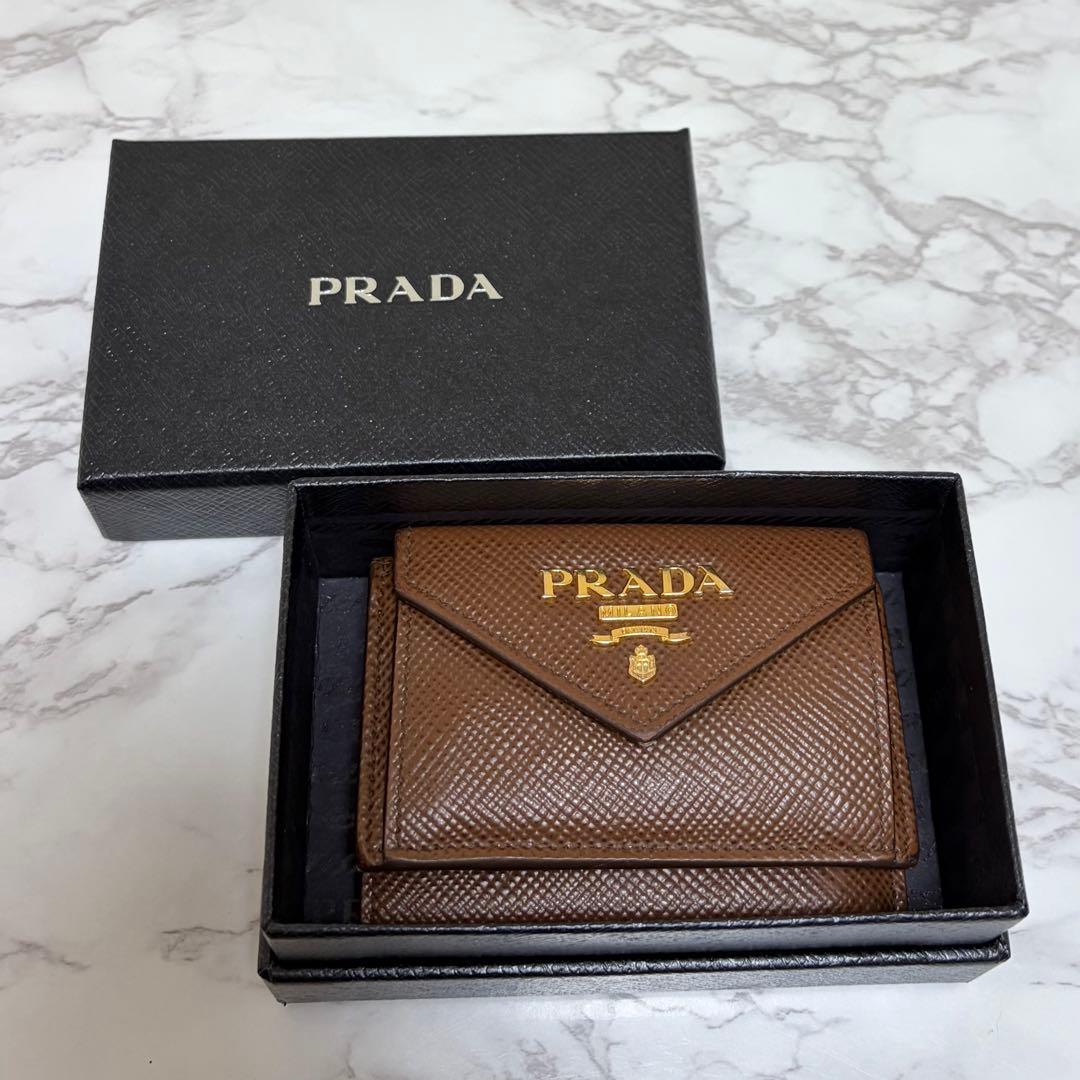 prada サフィアーノ 財布 三つ折り ブラウン