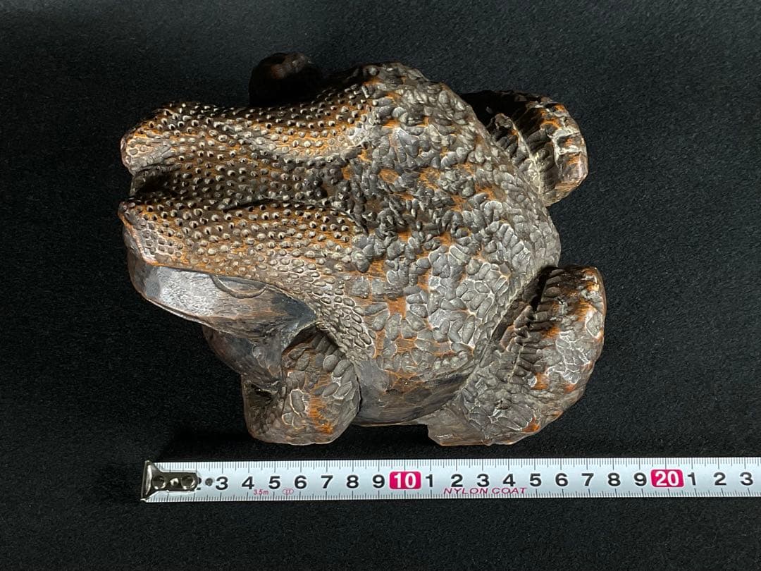 時代木彫蛙　カエル　細密彫刻　置物　在銘　木仙　幅約17cm