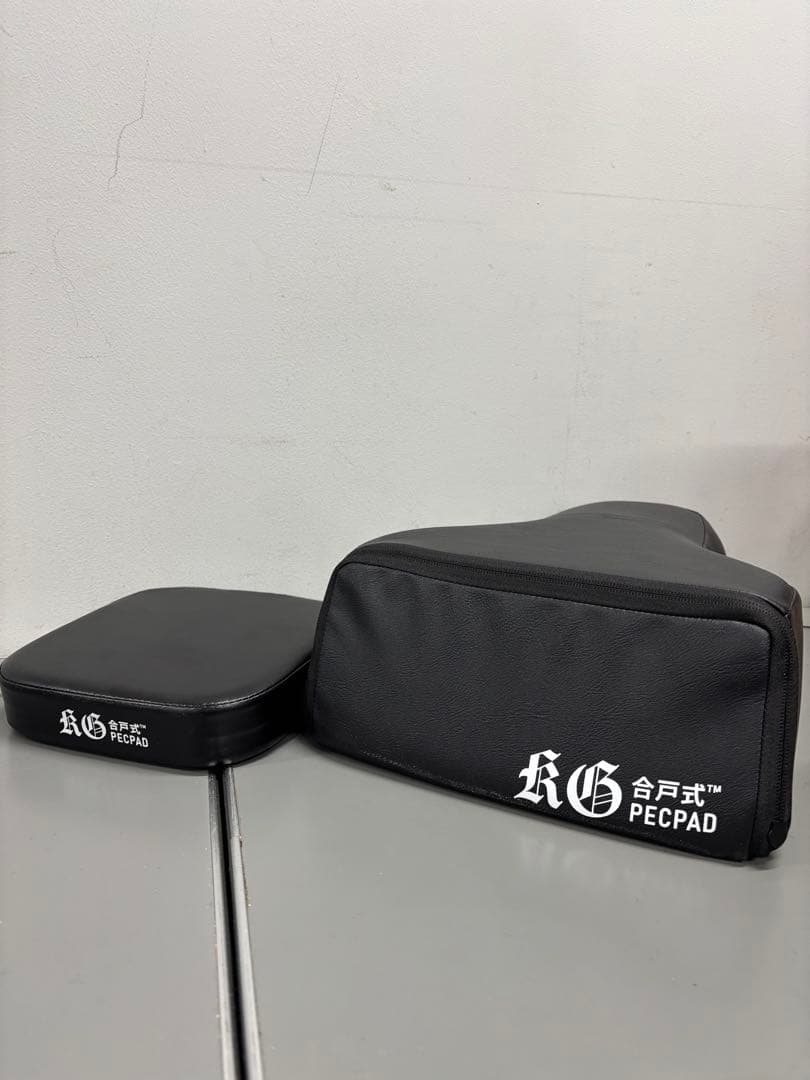 【極美品】合戸式 大胸筋肥大ペックパッド