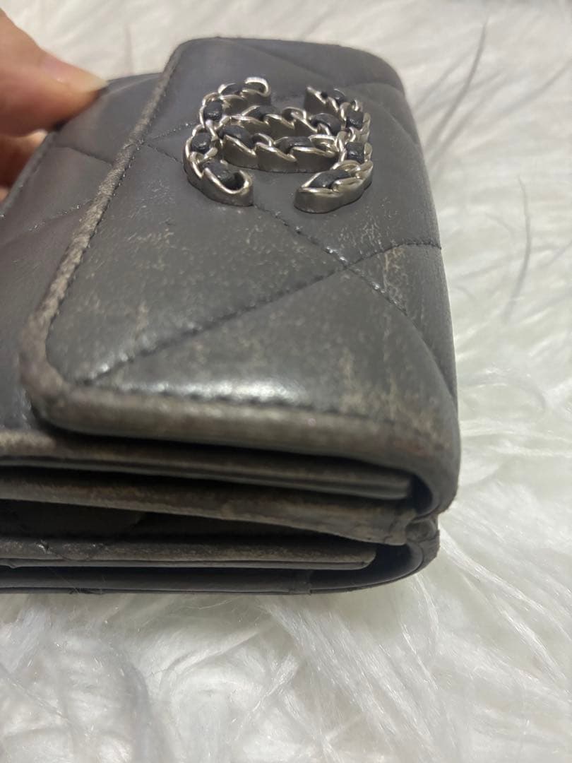 CHANEL マトラッセ 19 三つ折財布