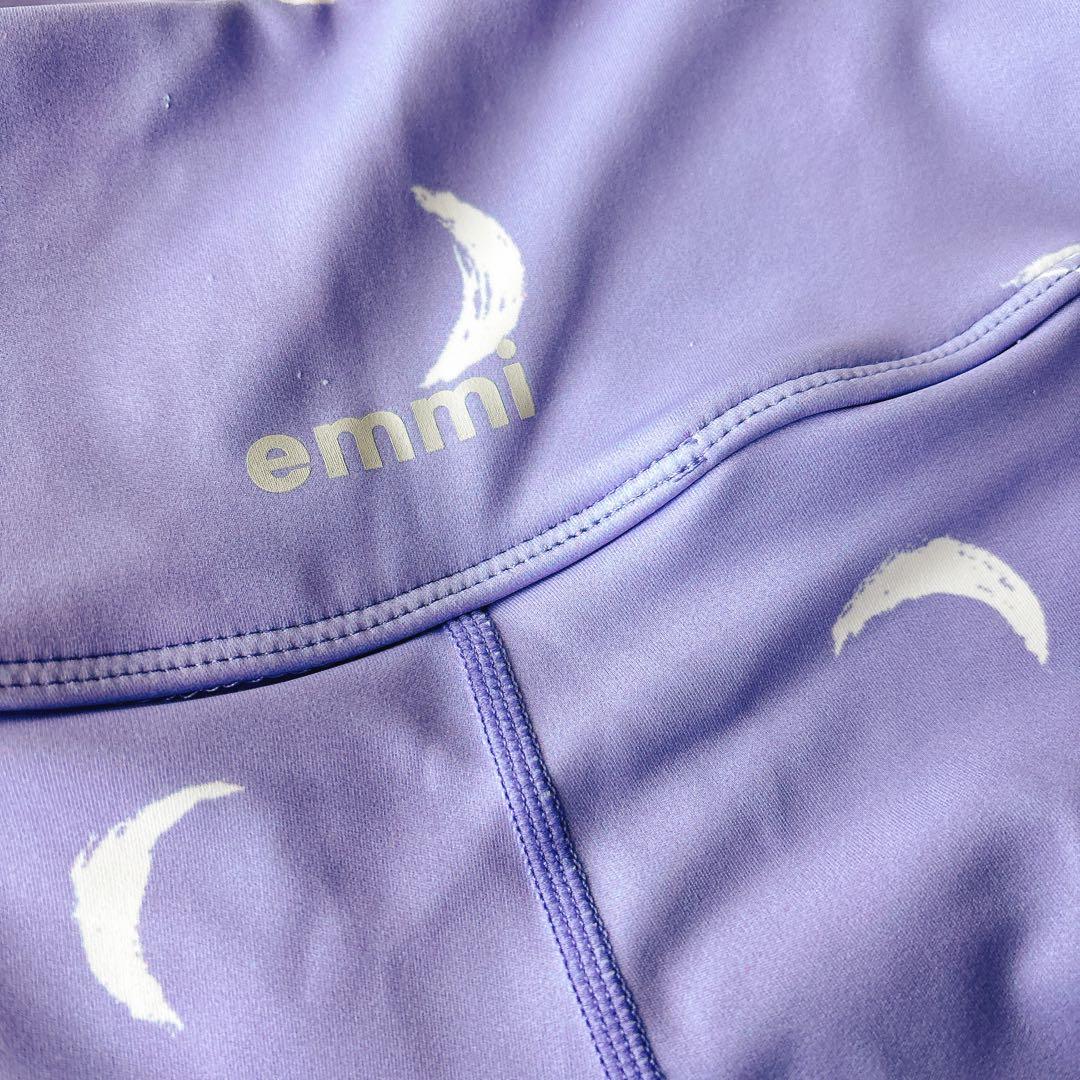 emmi ヨガ　トップス＆レギンス