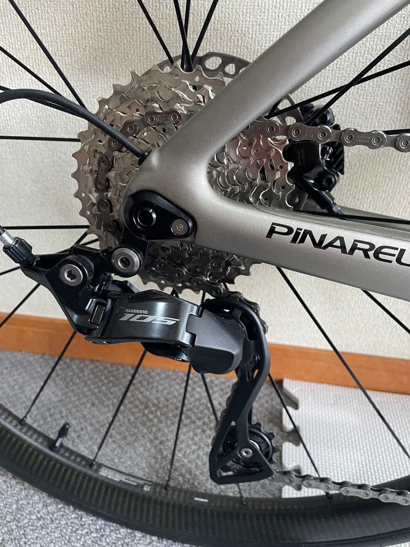 PINARELLO F5ロードバイク カーボンフレーム Shimano 105