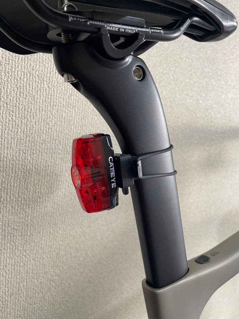 PINARELLO F5ロードバイク カーボンフレーム Shimano 105