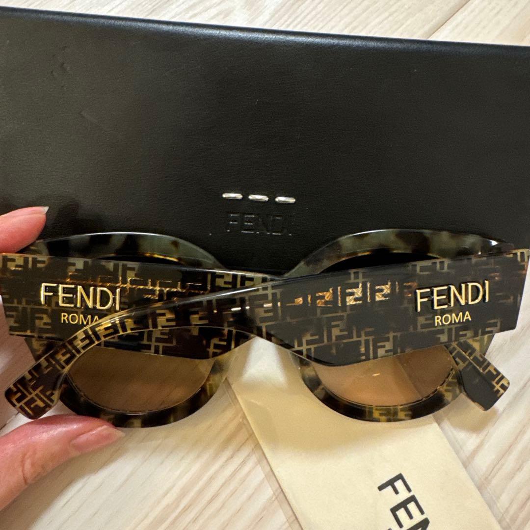 FENDI キャットアイ サングラス ブラウン　フェンディ　ズッカ