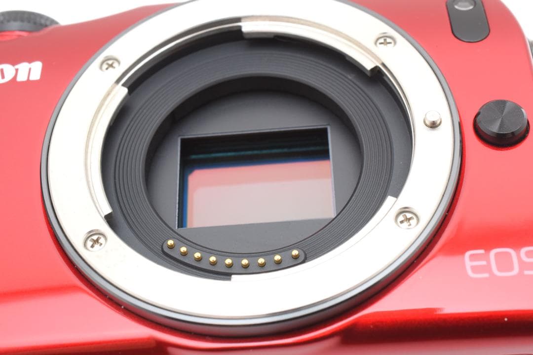 超美品 Canon EOS M ミラーレスデジタルカメラボディ レッド キヤノン