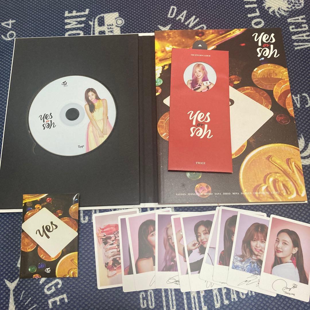 TWICE アルバム まとめ売り　トレカ110枚ほど付き　アルバム15枚
