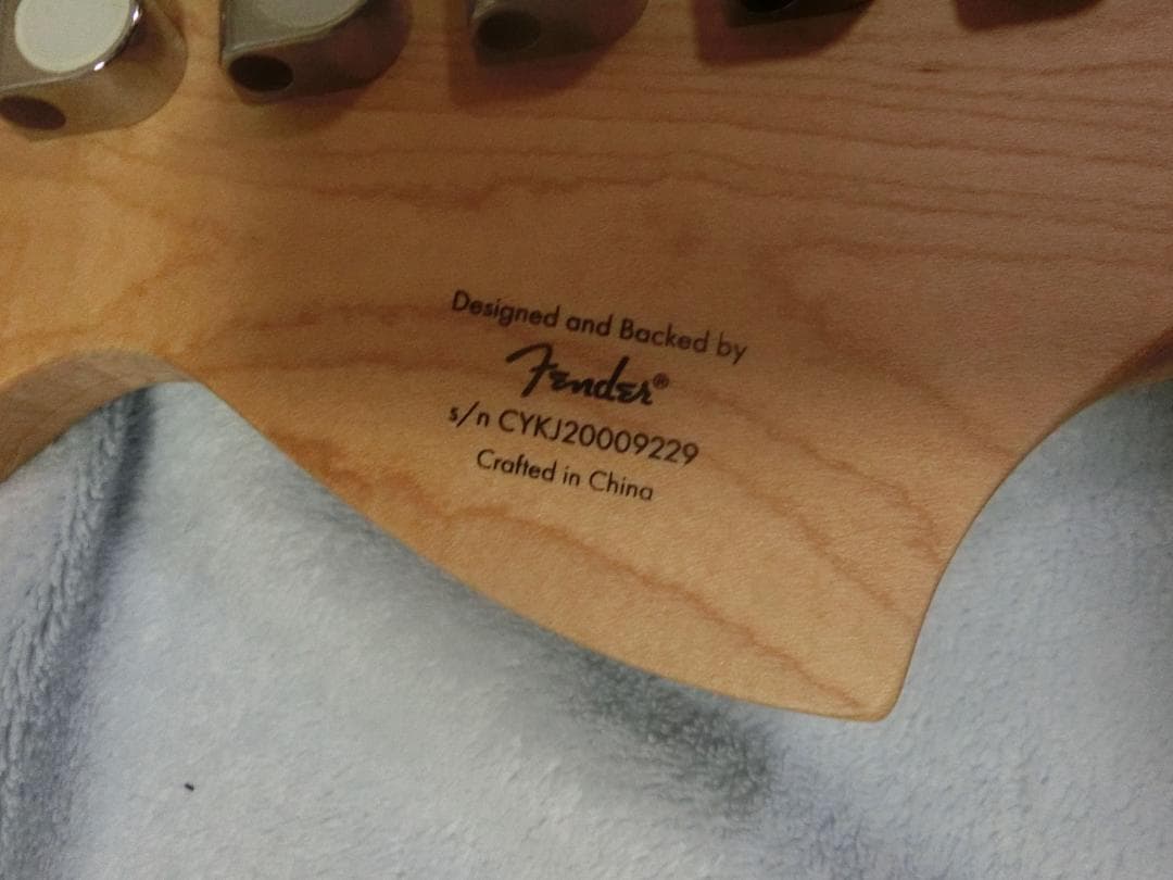 【ほぼ新品】Squier fender Stratocaster ギター（セット