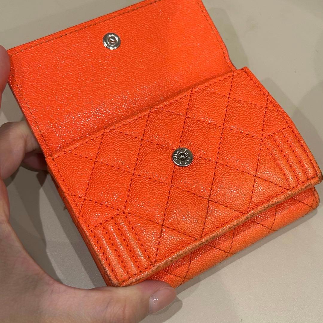 chanel シャネル ボーイシャネル　レザー　オレンジ 3つ折り財布
